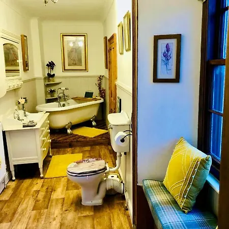 The Manor منزل ريفي